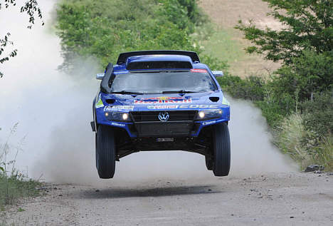 Carlos Sainz fastholder 1. pladsen i Dakar Rally 2011.